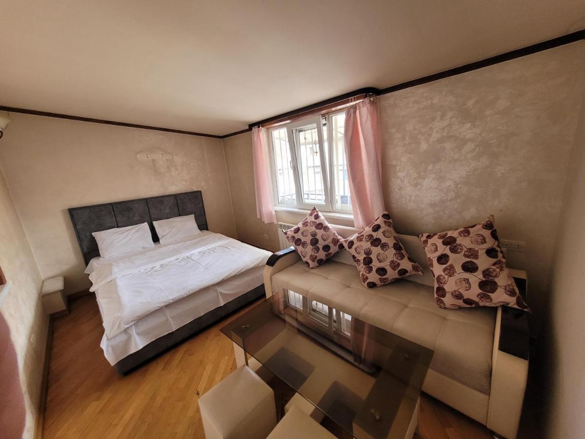Tumanyan Hostel And Tours Erivan Dış mekan fotoğraf