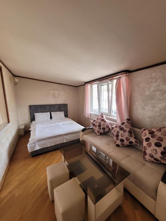 Tumanyan Hostel And Tours Erivan Dış mekan fotoğraf