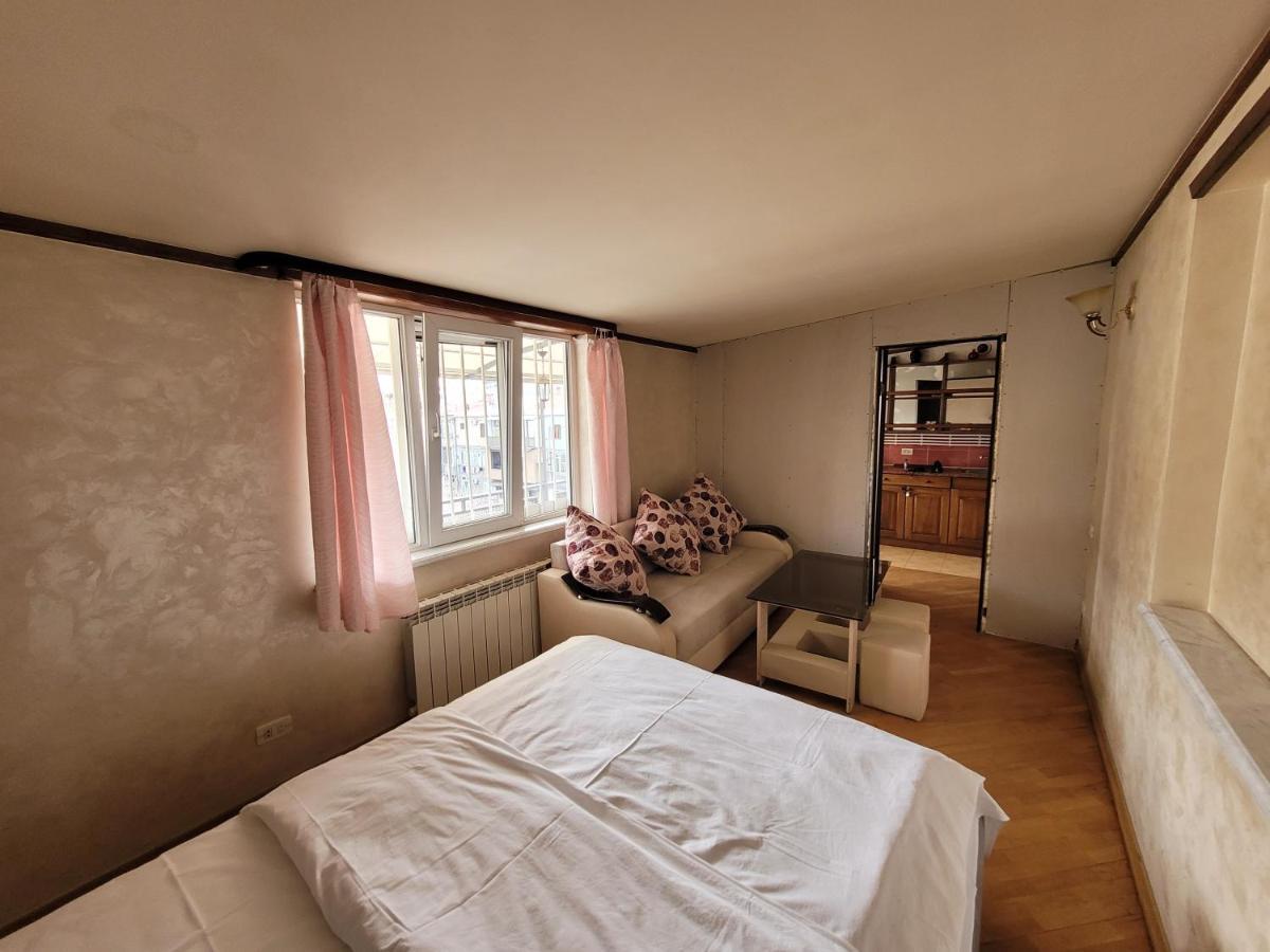 Tumanyan Hostel And Tours Erivan Dış mekan fotoğraf