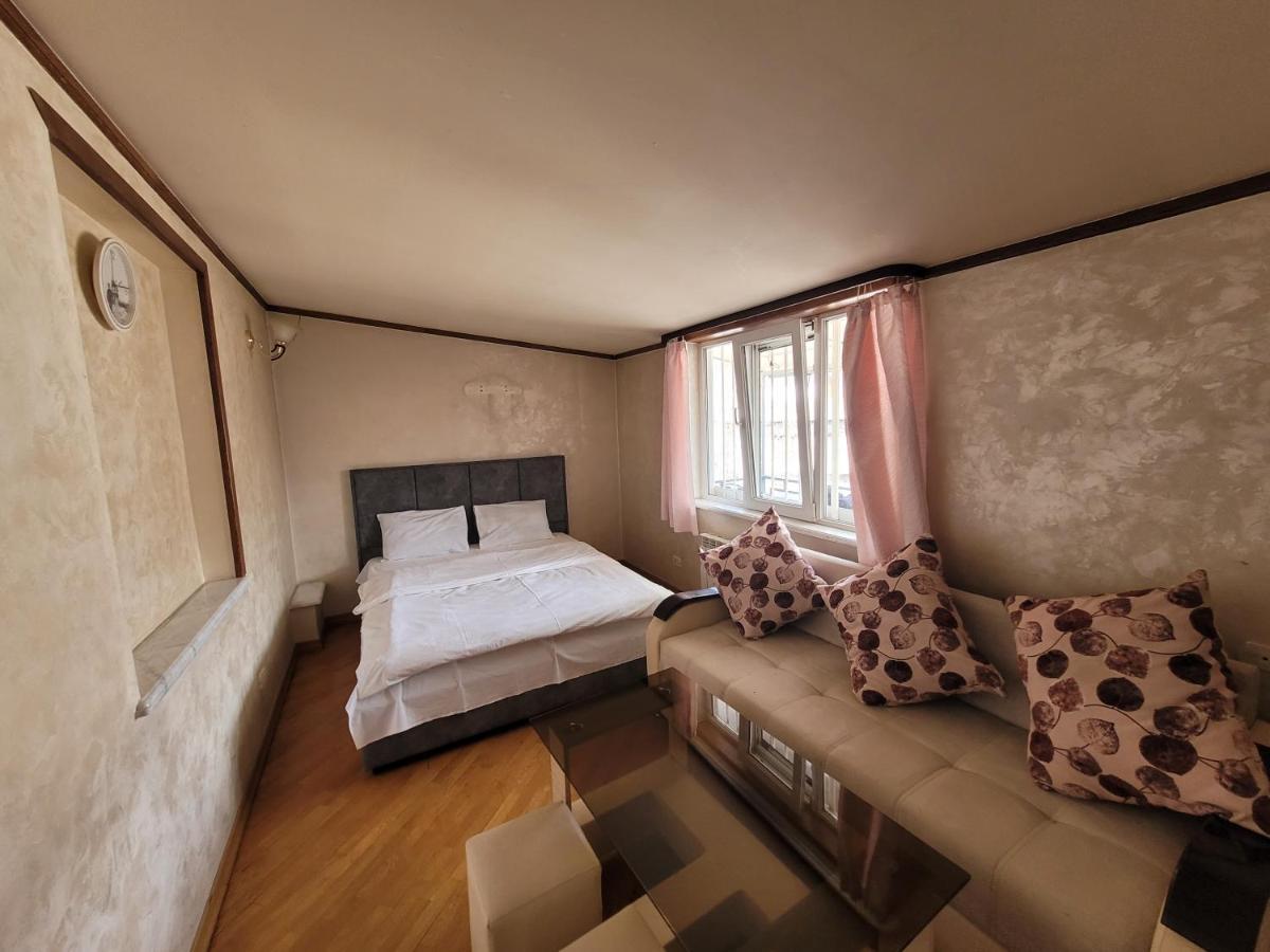 Tumanyan Hostel And Tours Erivan Dış mekan fotoğraf